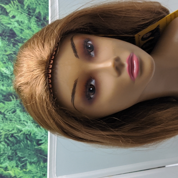 Beverly Johnson Halfwig - Picture 6 of 9